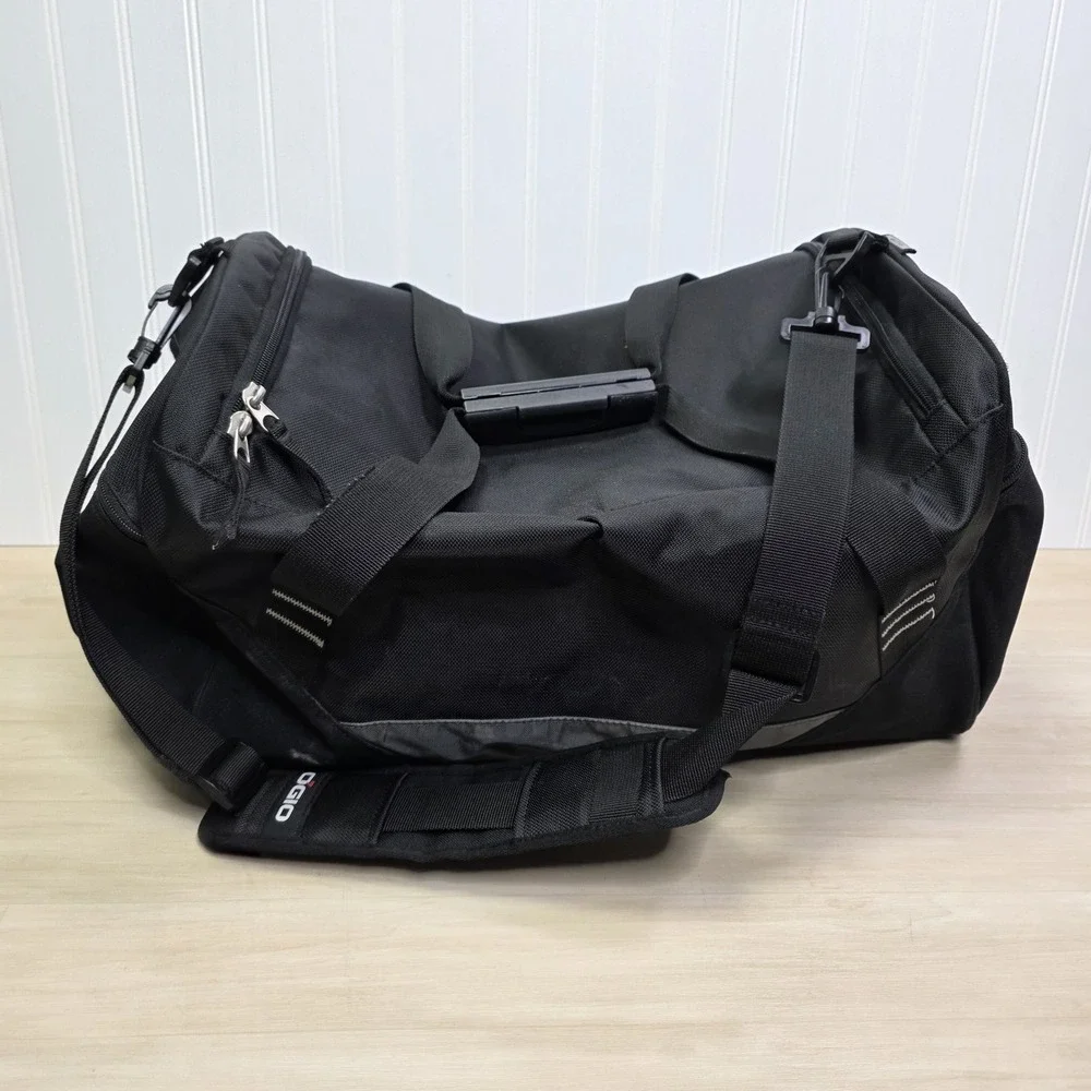 Ogio 55 Liter Black Duffel Travel Luggage Bag Zippers Handle‎